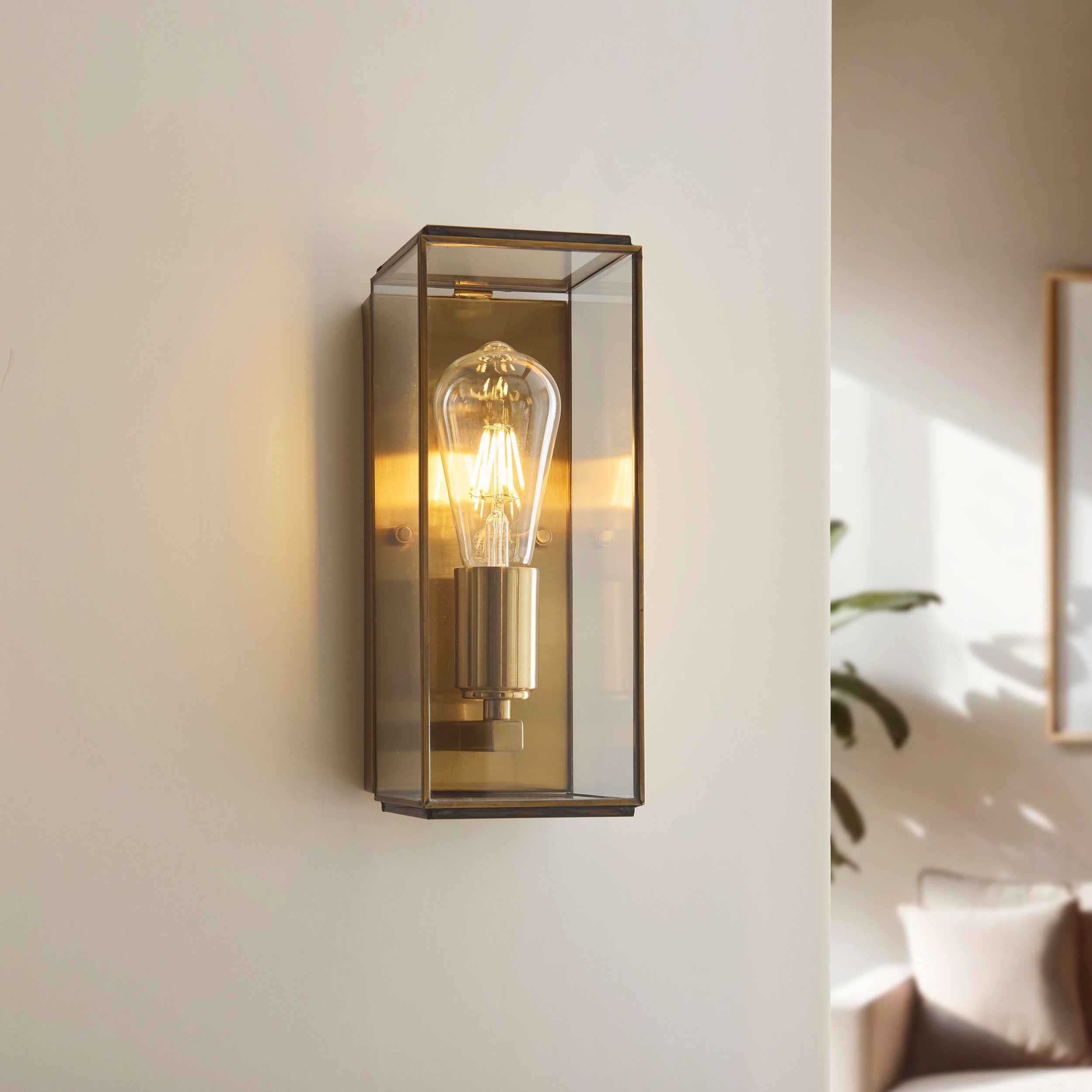 Lampada da Parete in Ottone Hammond con Pannelli in Vetro