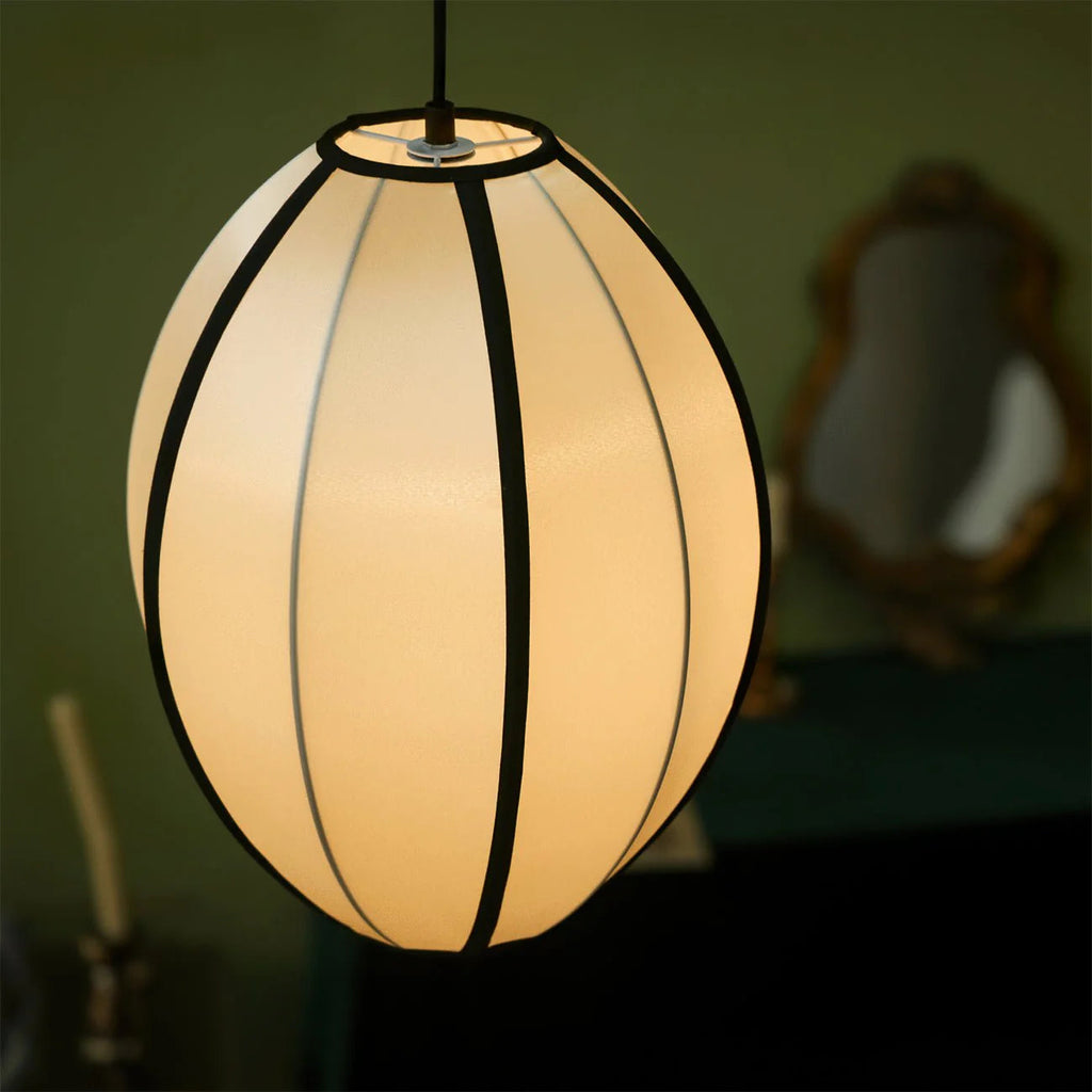 Lampada a sospensione in carta ovale classica