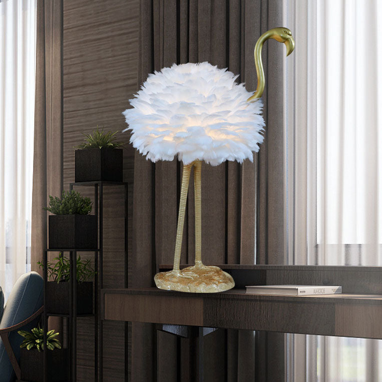 Lampada da tavolo in metallo a forma di fenicottero con piume d'oca nordico contemporaneo, 1 luce per comodino