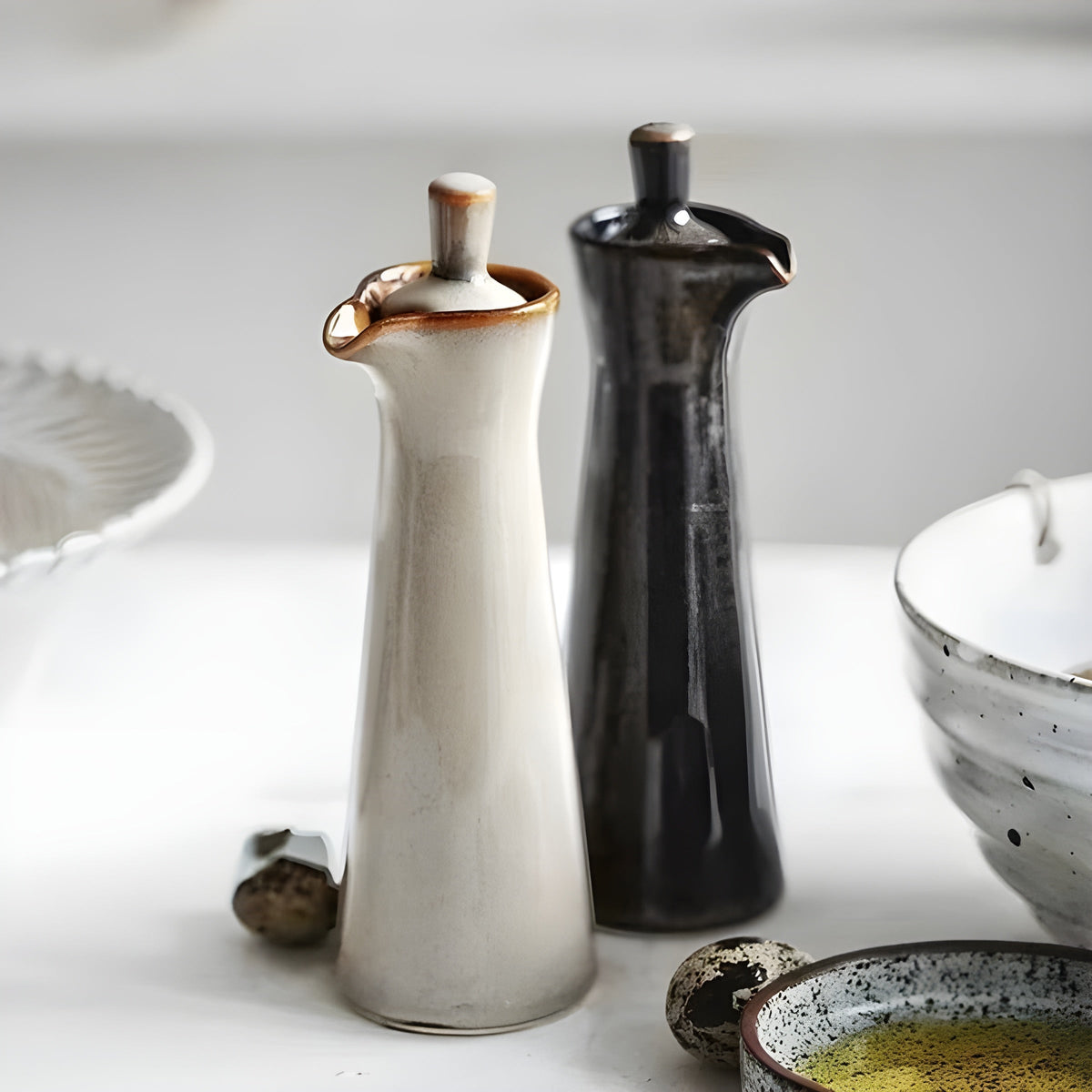 Bottiglia per olio e spezie in ceramica – Elegante e preserva gli aromi | Perfetta per cucina e tavolo da pranzo