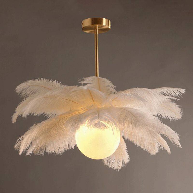 Lampadario Elegante Contemporaneo in Piume O'Moore, Bianco