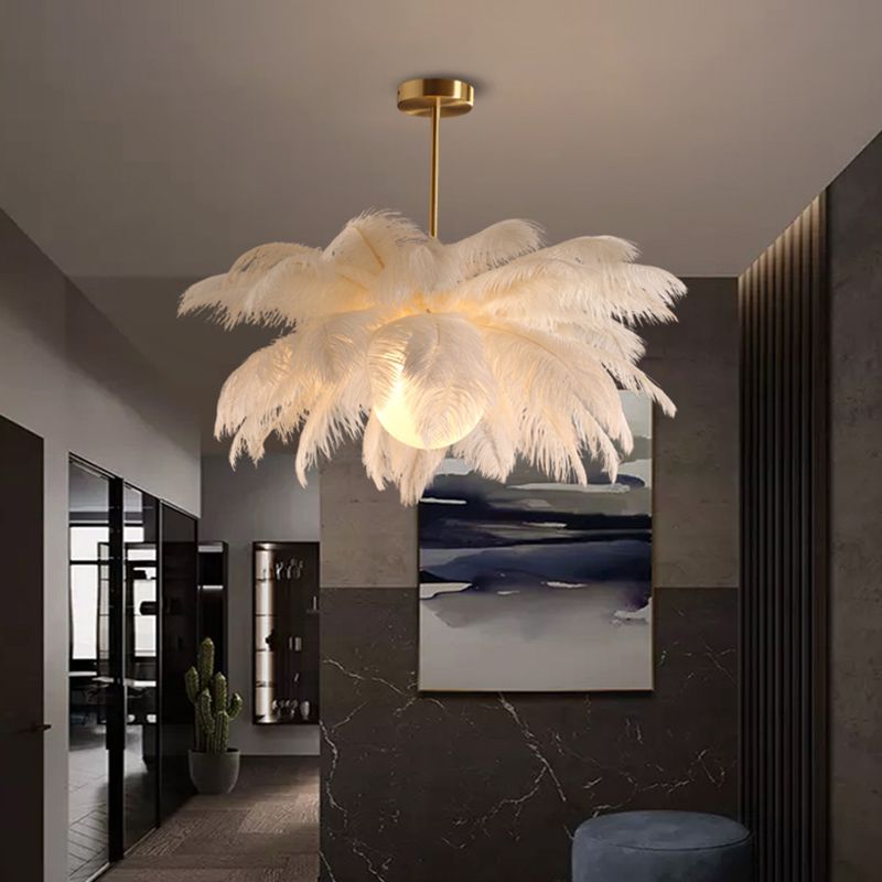 Lampadario Elegante Contemporaneo in Piume O'Moore, Bianco