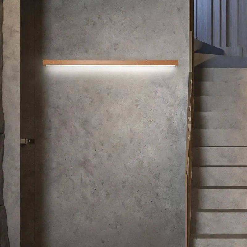 Lampada da parete lineare LED in legno