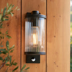 Newcombe Black PIR Luce da Parete Esterna Nera