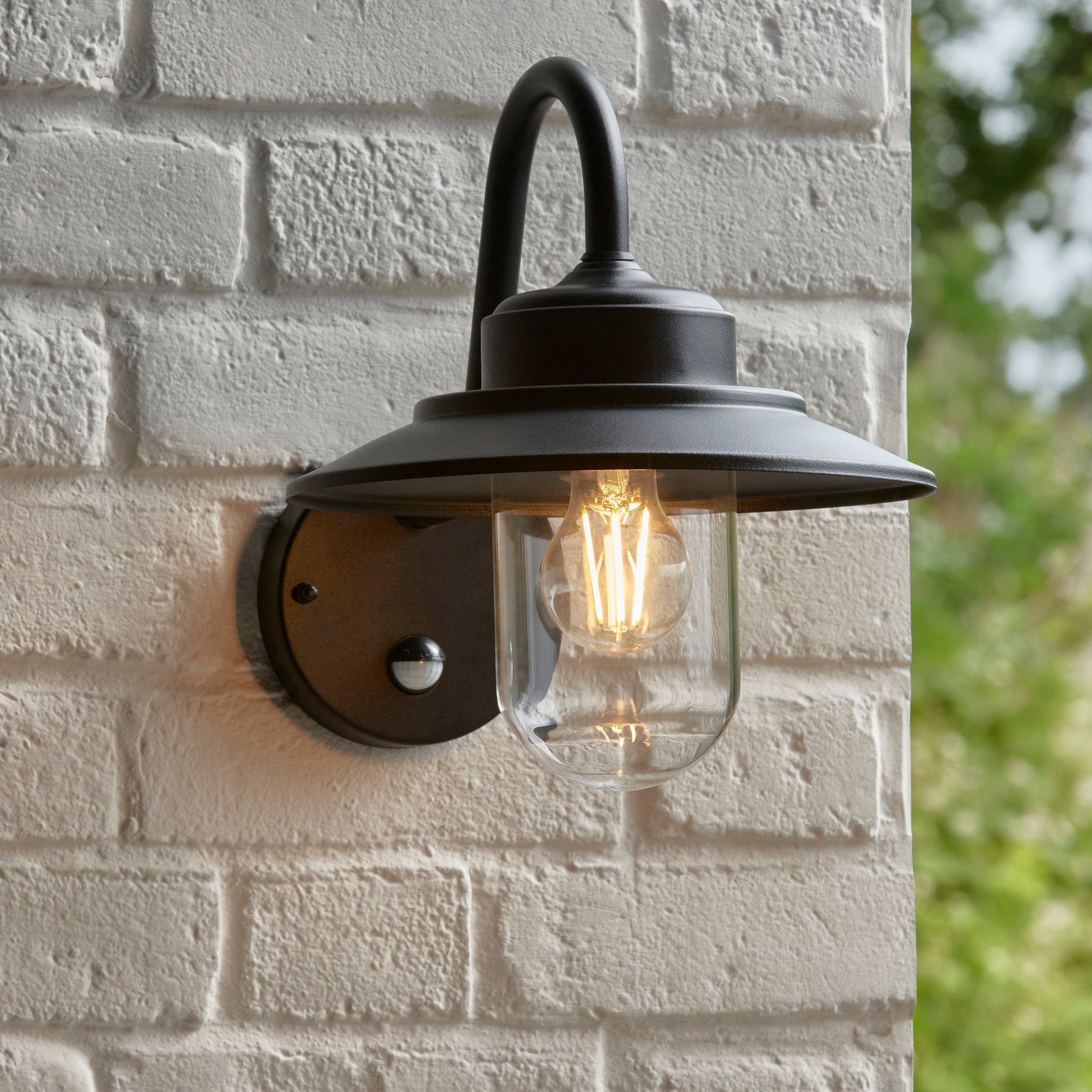 Lampada da Parete Esterna Thornton PIR Nera - IP44