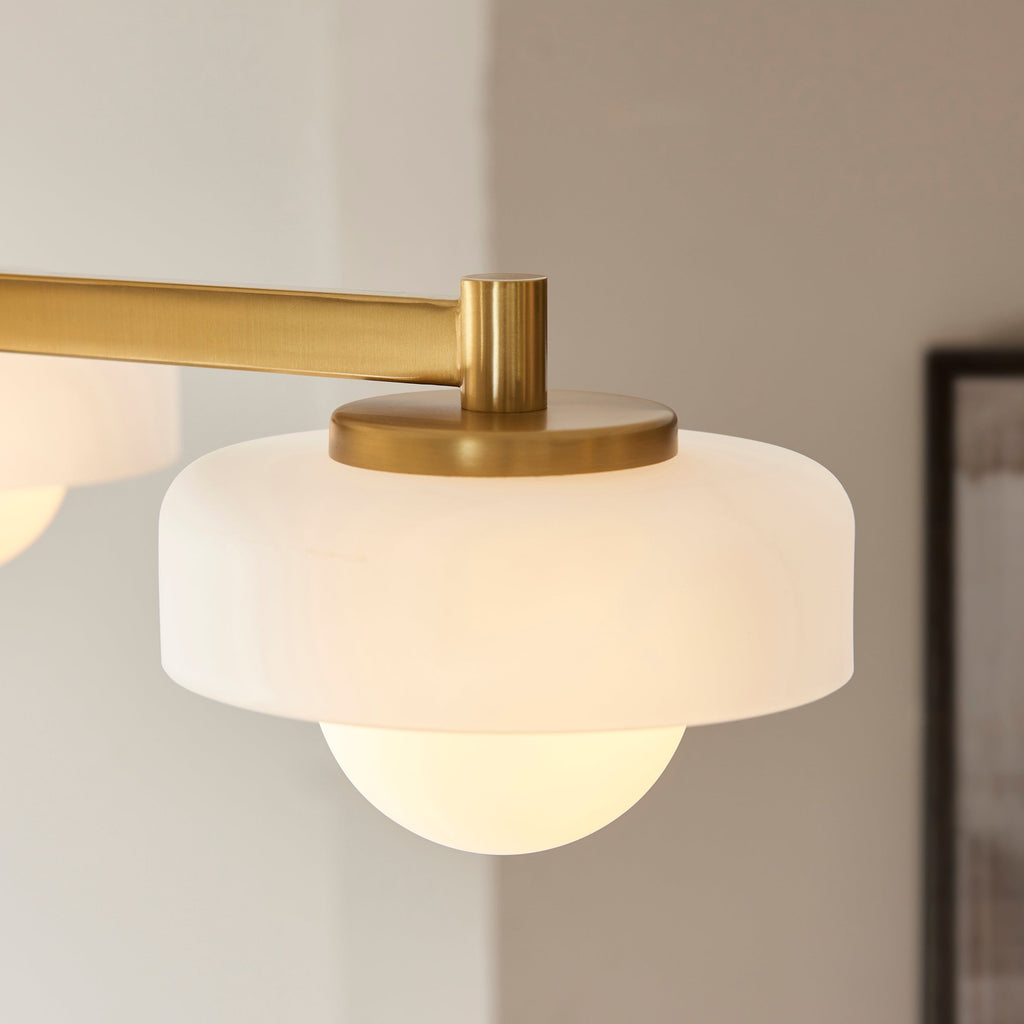 Lampadario in Ottone con 3 Luci e Paralumi in Vetro Opale
