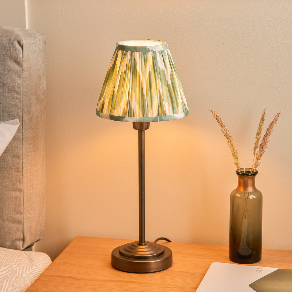 Lampada da Tavolo Rise in Bronzo & Paralume Verde Ikat 16cm