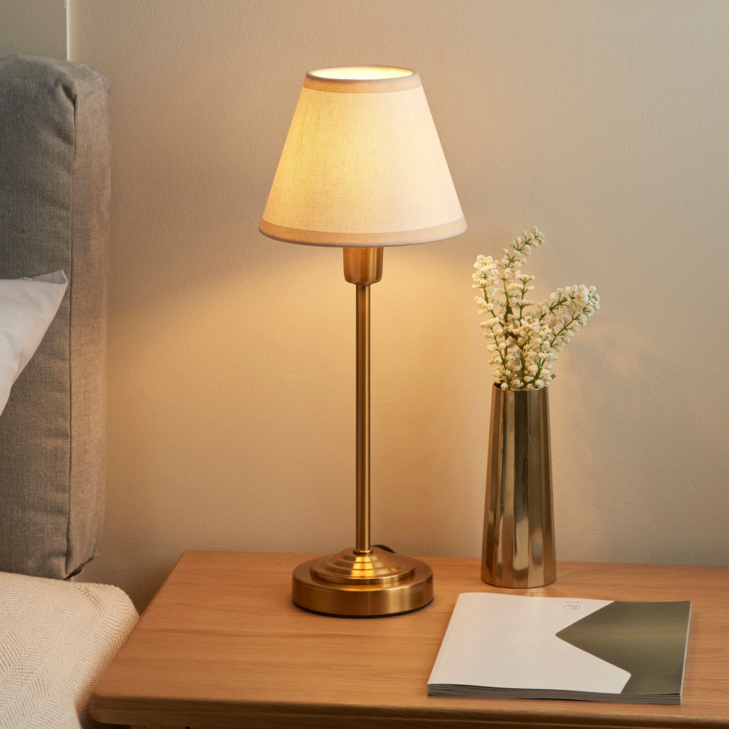 Lampada da Tavolo in Ottone Rise & Paralume Ikat Bianco Vintage 16cm