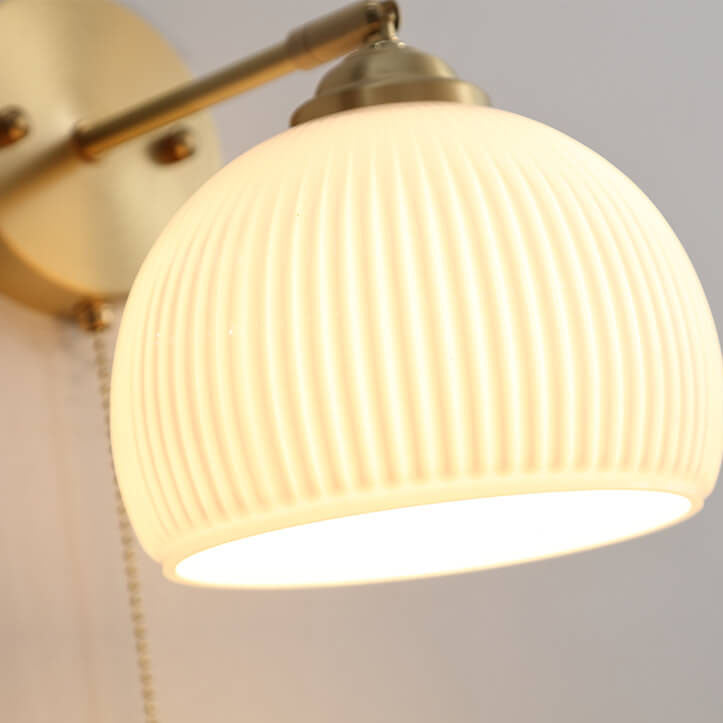 Applique da parete moderna nordica a strisce in vetro bianco ottone con cavo di trazione per camera da letto
