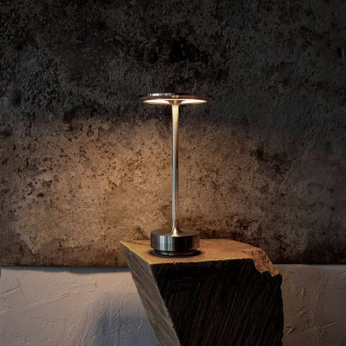 Lampada da Tavolo Ricaricabile LED a Cono in Ottone Moderno 1 Luce