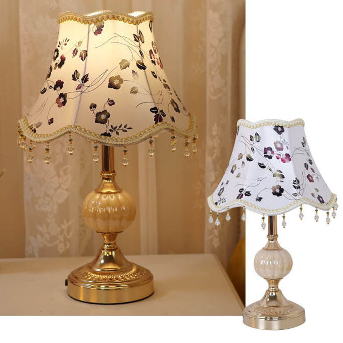 Lampada da Tavolo Tradizionale Vintage in Tessuto Floreale con Placcatura in Vetro per Camera da Letto