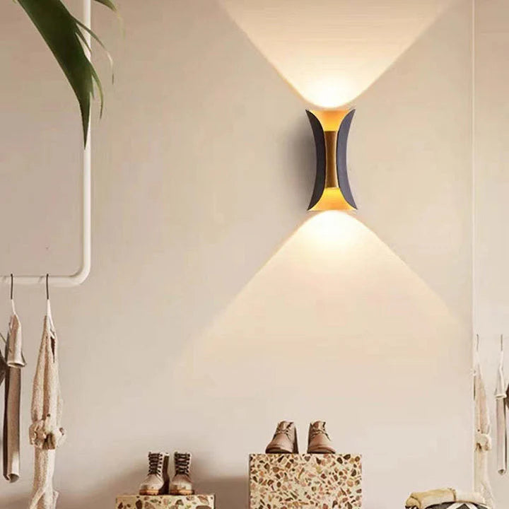 Moderna Luce da Parete Irregolare in Alluminio per Esterni