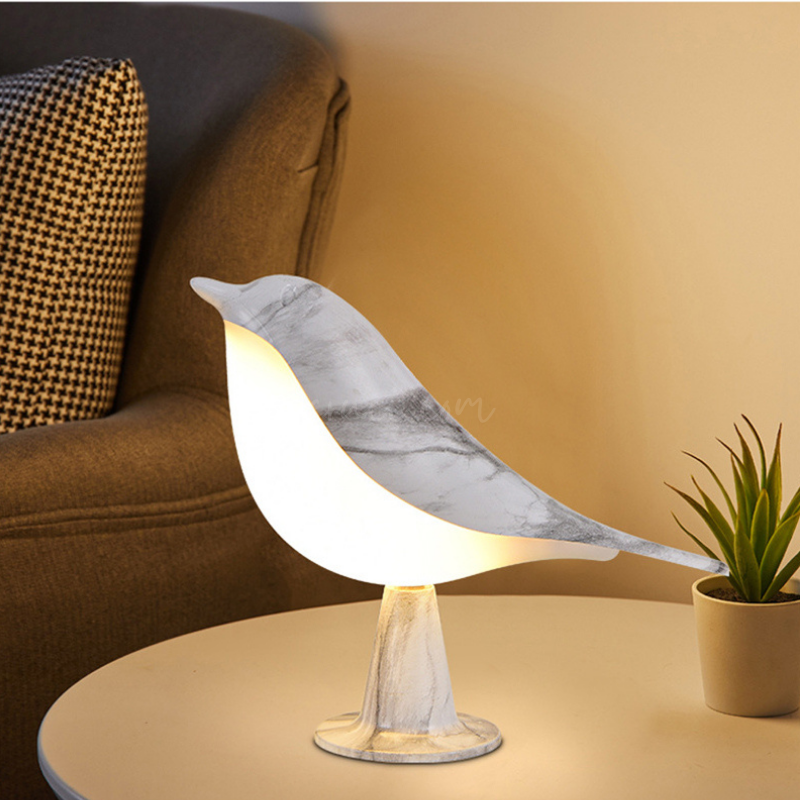 ChirpGlow - Lampada per uccelli versatile per un'illuminazione rilassante