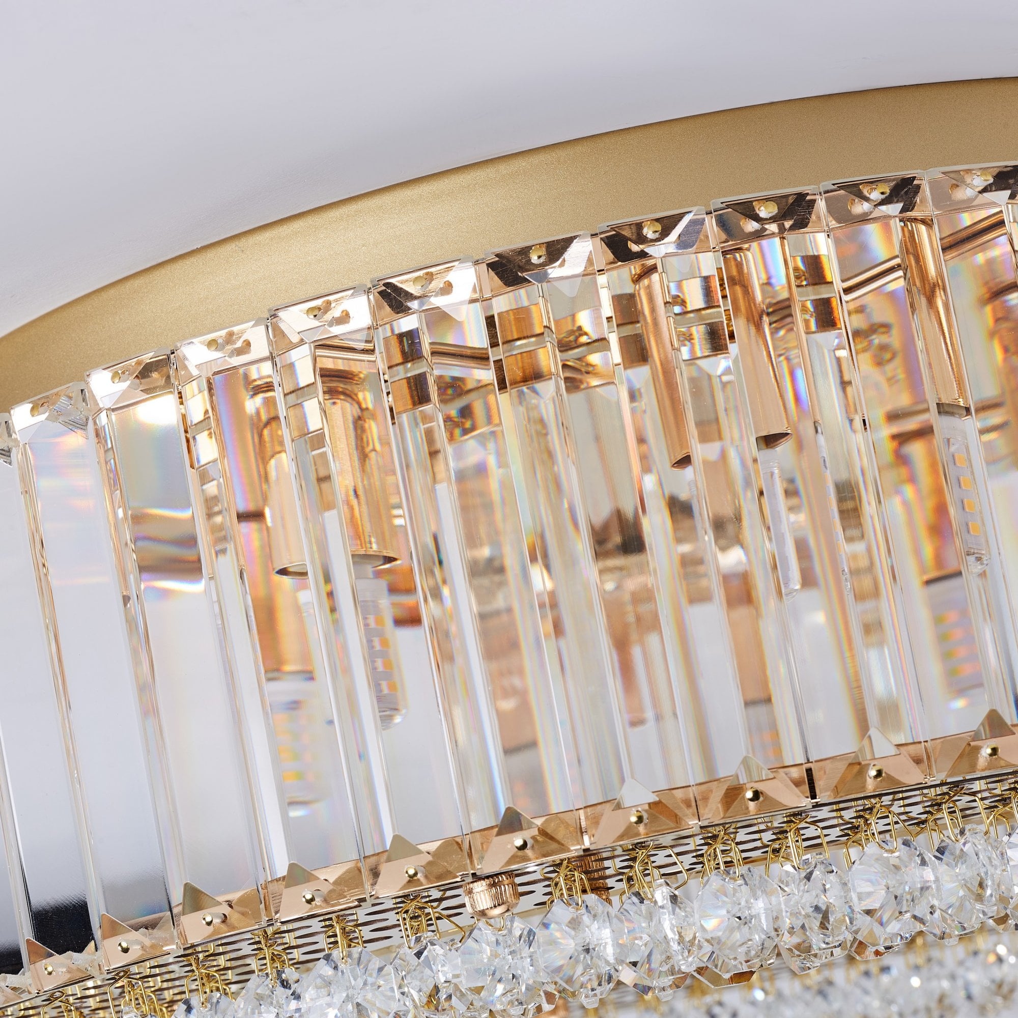 Lampadario Rotondo a Soffitto con 8 Luci in Oro e Cristallo