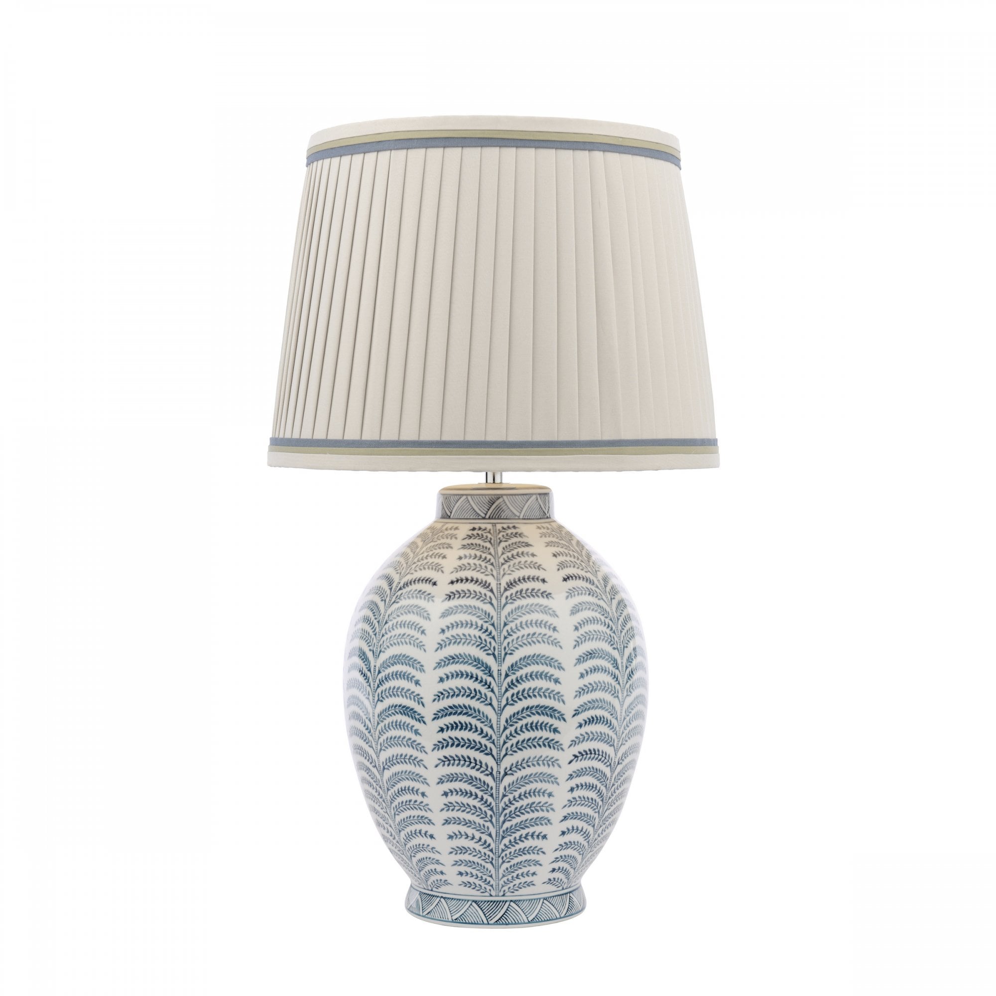 Lampada da tavolo in ceramica blu Stannard con paralume in seta artificiale naturale
