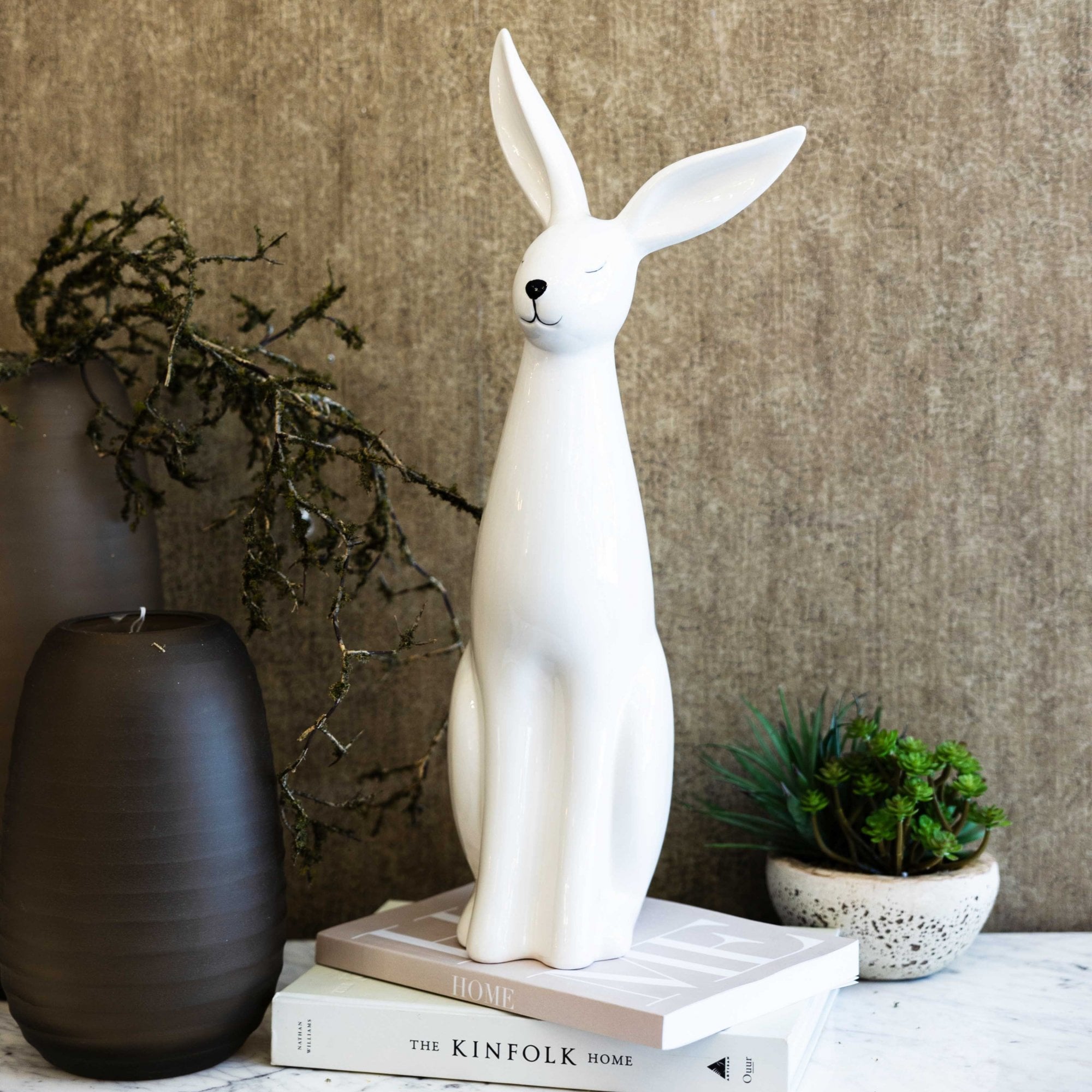 Decorazione in Ceramica Bianca Ralphie con Coniglio