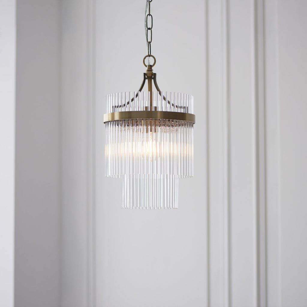 Lampada a sospensione in ottone antico e vetro Marietta