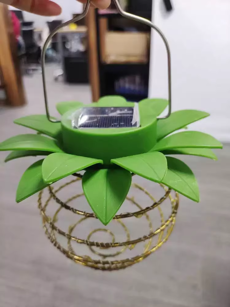 Lanterna in Ferro a Forma di Ananas Solare LED con Filo di Rame per Esterni, Impermeabile, Luci Decorative da Giardino Appese