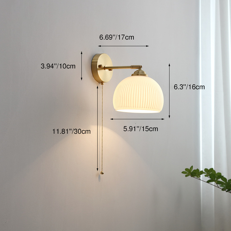 Applique da parete moderna nordica a strisce in vetro bianco ottone con cavo di trazione per camera da letto