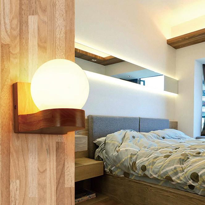 Applique da Parete in Vetro con Sfera in Legno di Gomma Nordico Contemporaneo 1/2 Luce per Camera da Letto