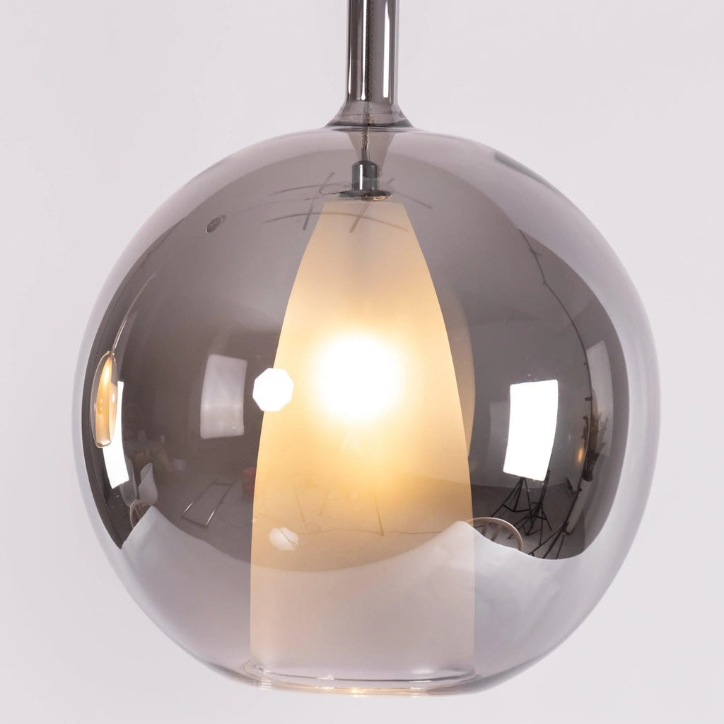 Lampada a sospensione in vetro sferico minimalista