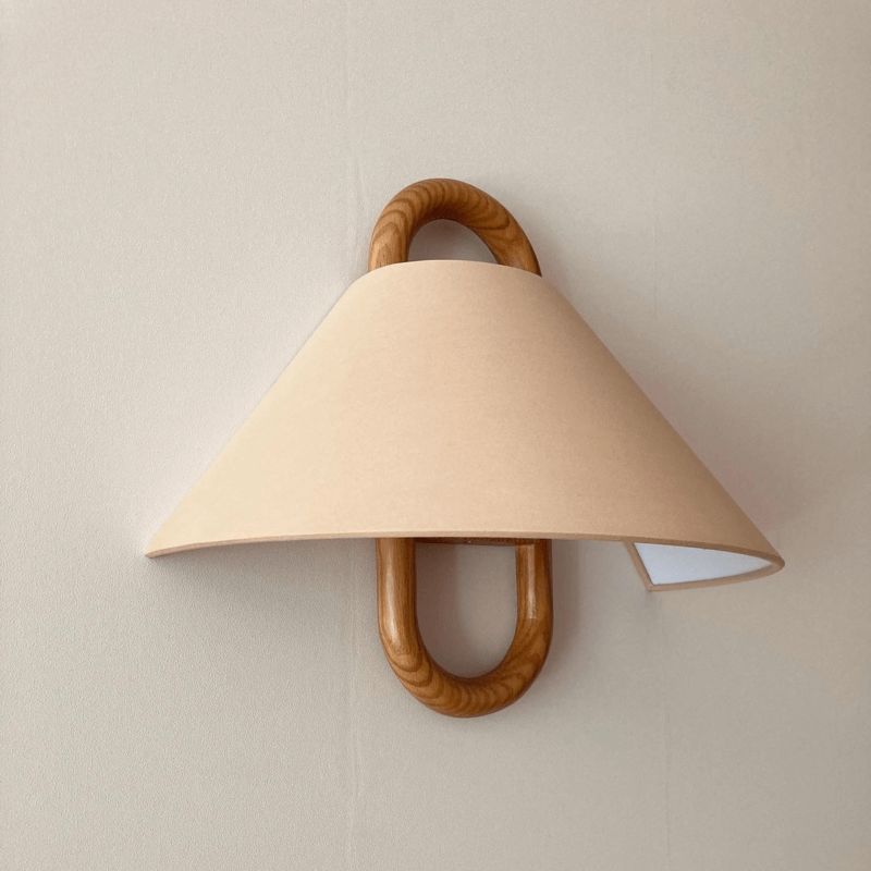 Applique moderna originale in legno massello plissettato a semicerchio con 1 luce