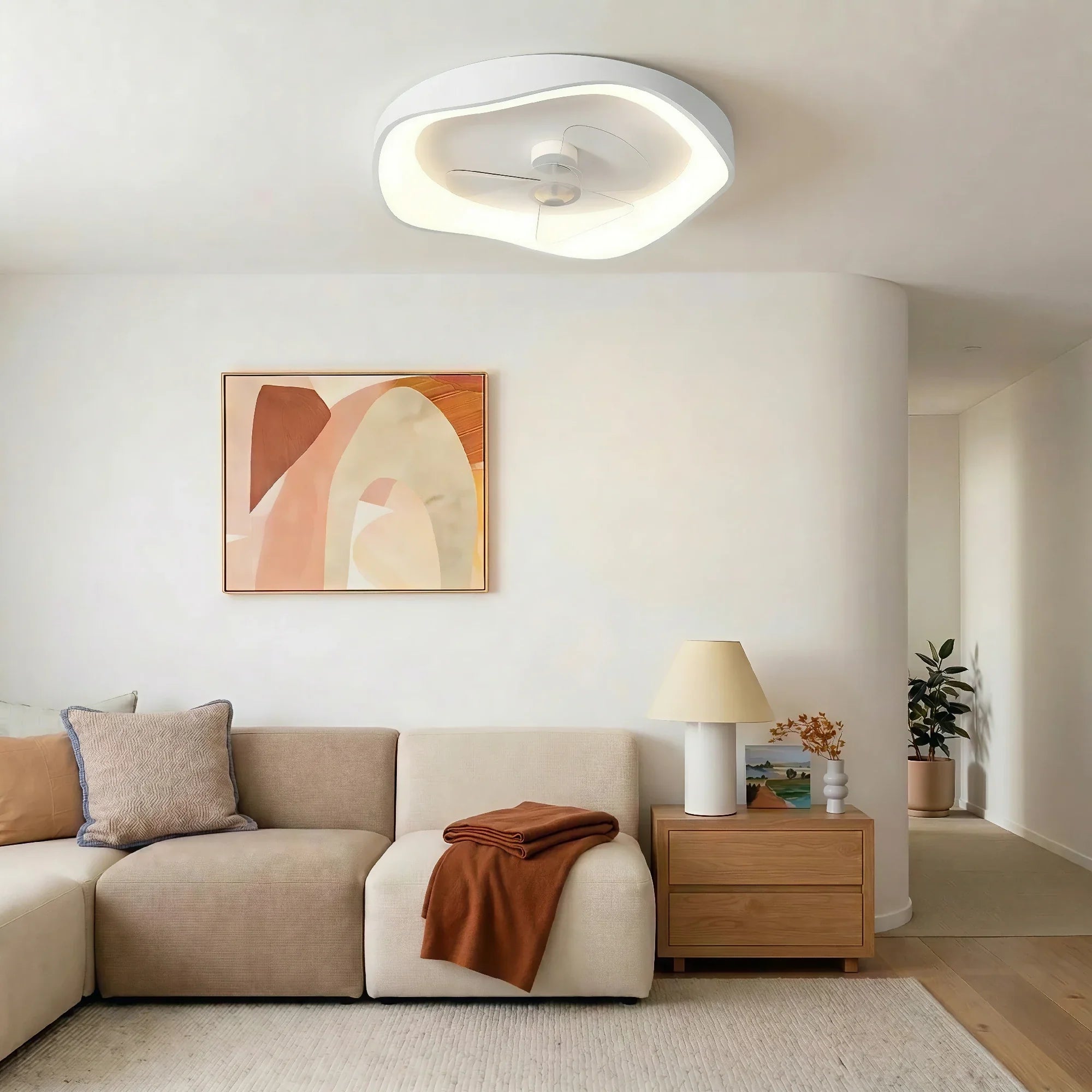 Ventilatore da soffitto bianco in minimalismo moderno con luce