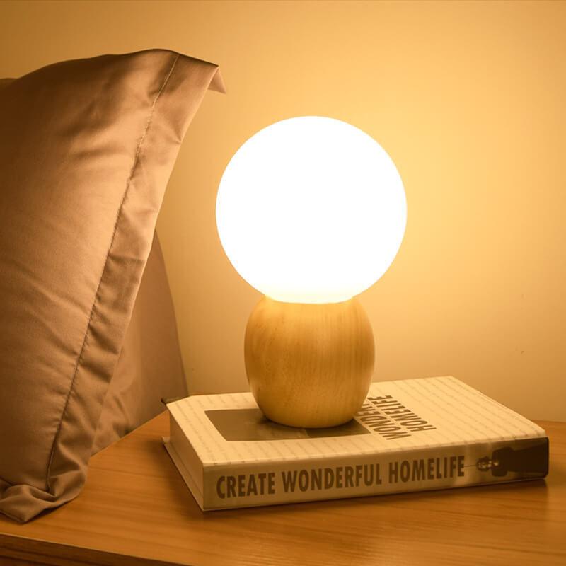 Lampada da Tavolo a Sfera in Vetro Bianco Latte in Legno Massello Nordico con 1 Luce