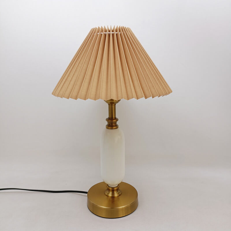 Lampada da Tavolo Tradizionale Francese con Paralume Pieghettato in Tessuto PVC e Metallo per Camera da Letto