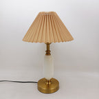 Lampada da Tavolo Tradizionale Francese con Paralume Pieghettato in Tessuto PVC e Metallo per Camera da Letto