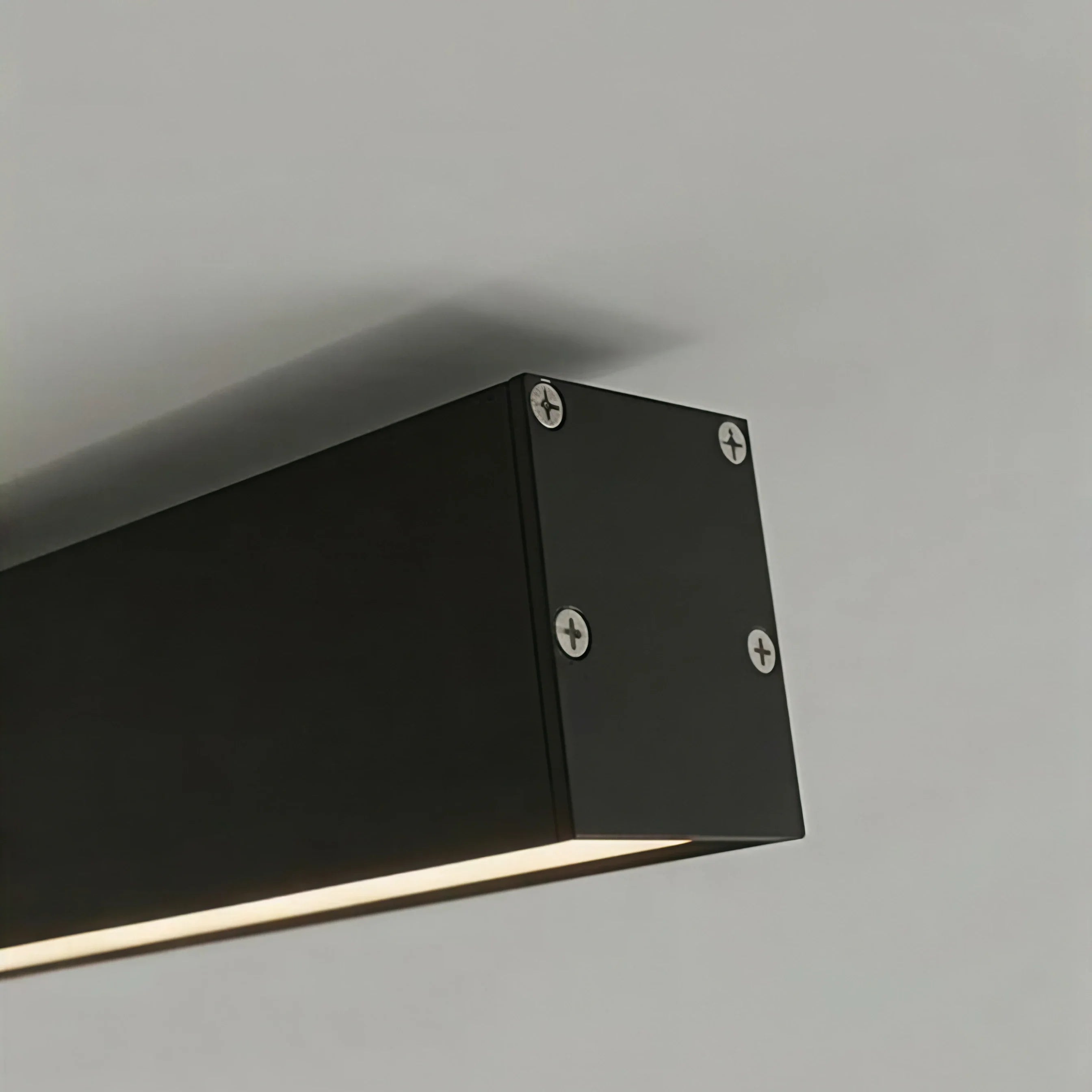 Lampada da soffitto a striscia lunga minimalista moderna