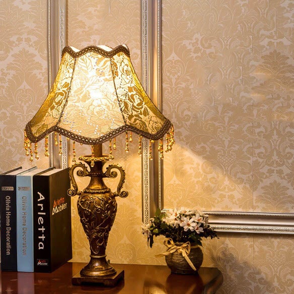 Lampada da Tavolo Antica in Tessuto Vintage Europeo a 1 Luce