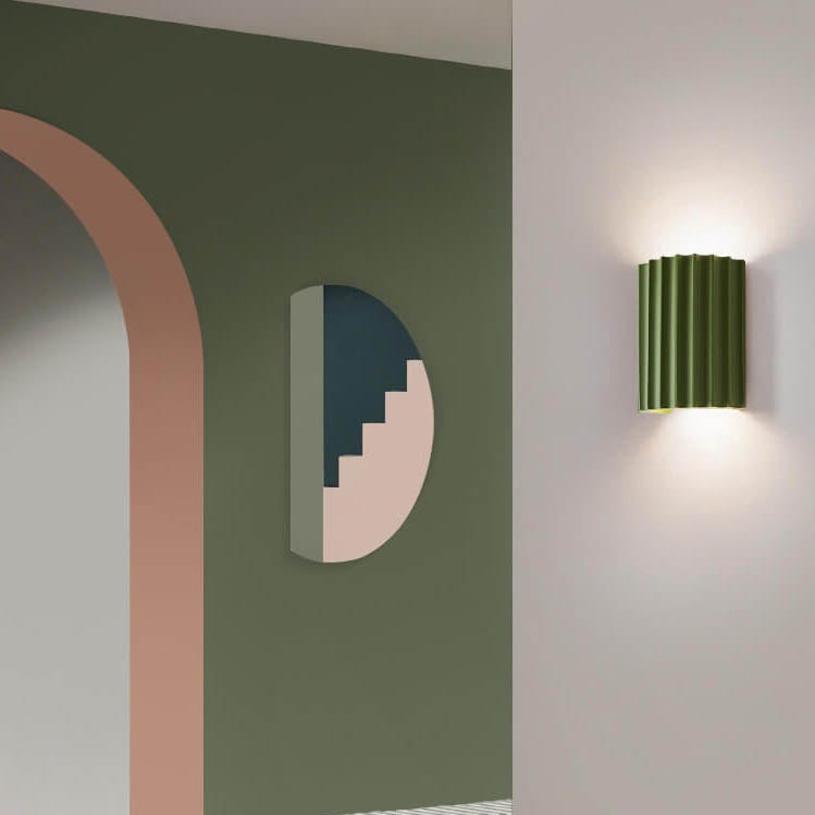 Lampada da parete a sconce con cilindro mezzo striato in resina Macaron 1 luce