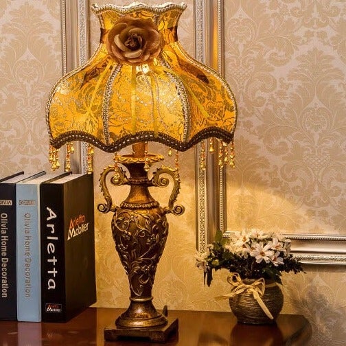 Lampada da Tavolo Antica in Tessuto Vintage Europeo a 1 Luce