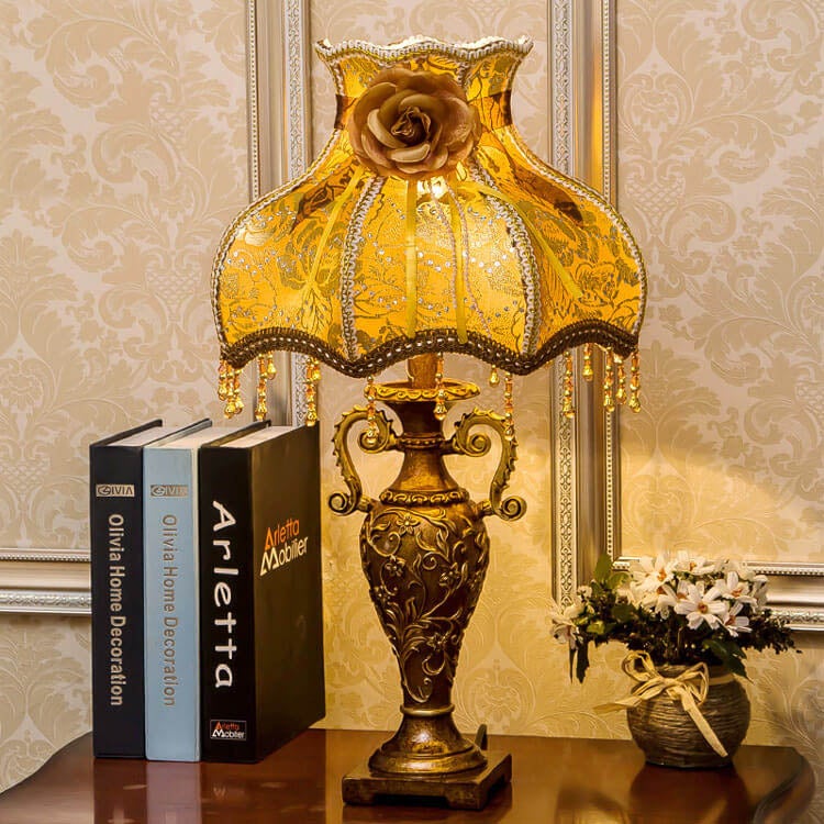 Lampada da Tavolo Antica in Tessuto Vintage Europeo a 1 Luce