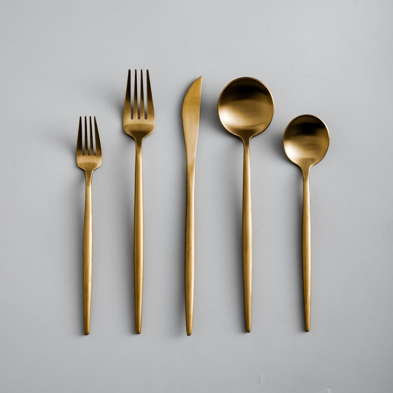Posate minimaliste in acciaio inossidabile – Eleganza nel design semplice