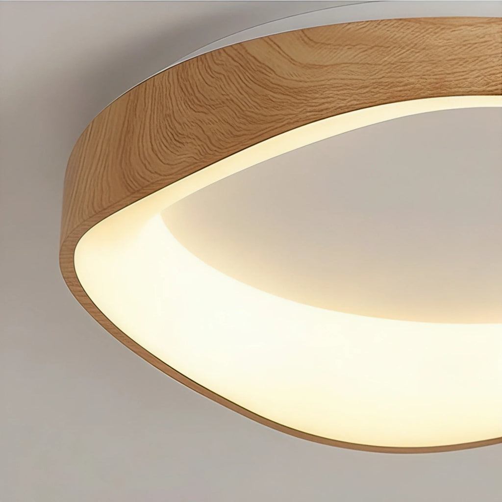 Lampada da soffitto in legno nordico