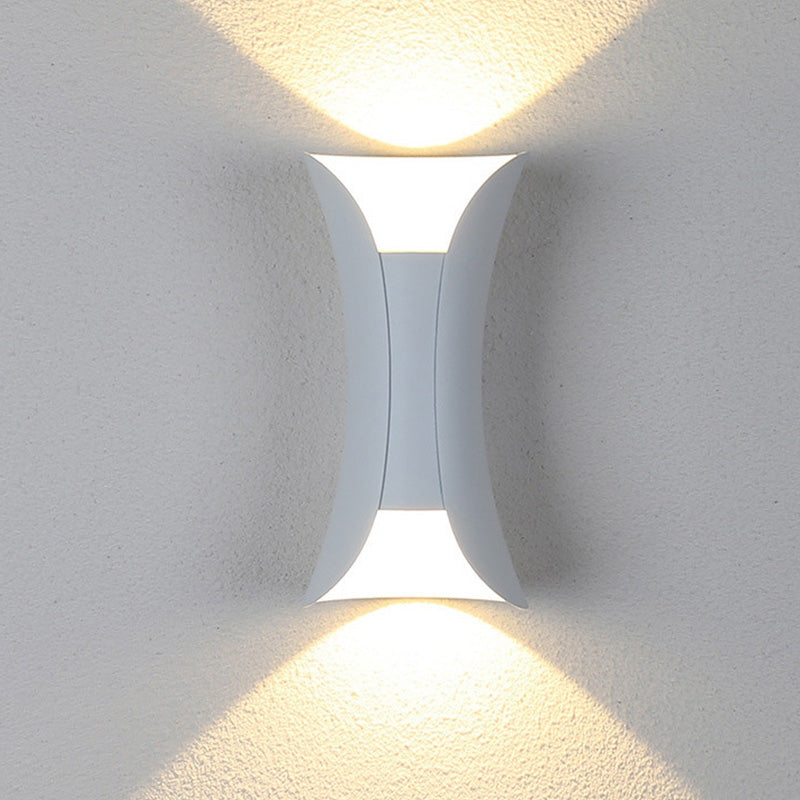 Lampada a LED da esterno Noxel montata a parete curva