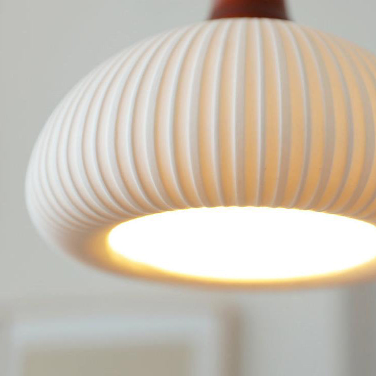 Lampada a sospensione tradizionale giapponese in ceramica con cupola rotonda piegata, legno massello e ferro, 1 luce per soggiorno e camera da letto