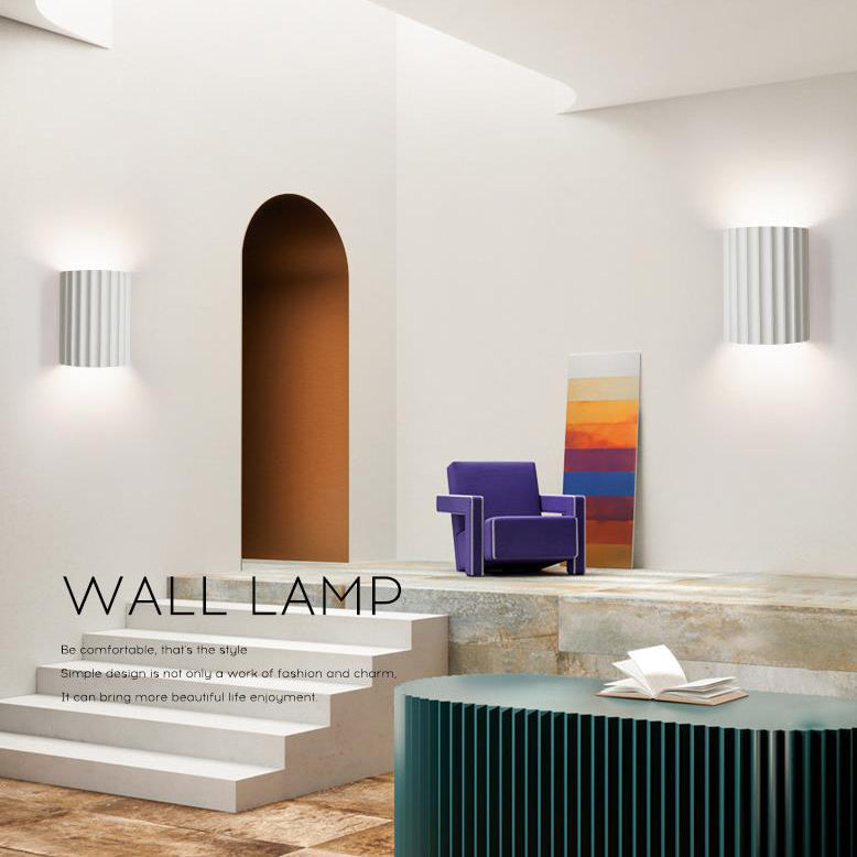 Applique da parete contemporanea scandinava in resina a mezza colonna con 2 luci per corridoio