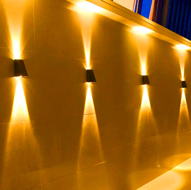 Lampada da Parete LED Impermeabile a Trapezio Semplice per Esterni con Luce Su e Giù