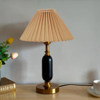Lampada da Tavolo Tradizionale Francese con Paralume Pieghettato in Tessuto PVC e Metallo per Camera da Letto