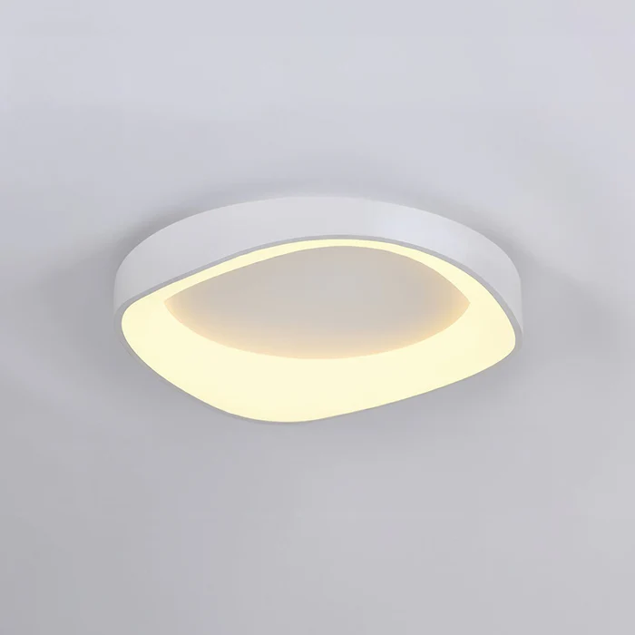 Lampada da soffitto in legno nordico