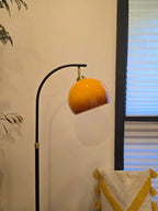 Lampada da Terra Bauhaus Arc con Paralume in Vetro – Lampada dal Design Minimalista