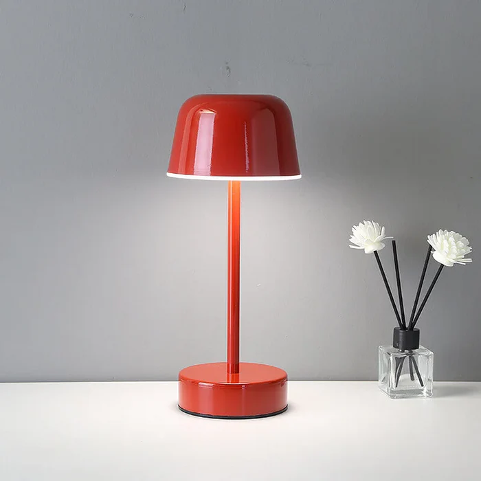 Lampada da Tavolo Moderna Semplice e Elegante in Metallo