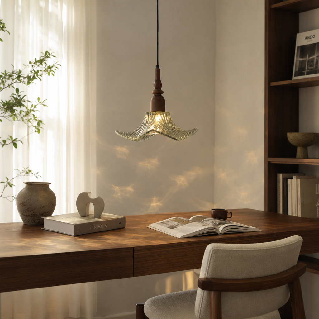 Adikia Lampadario Artistico in Vetro e Legno Moderno