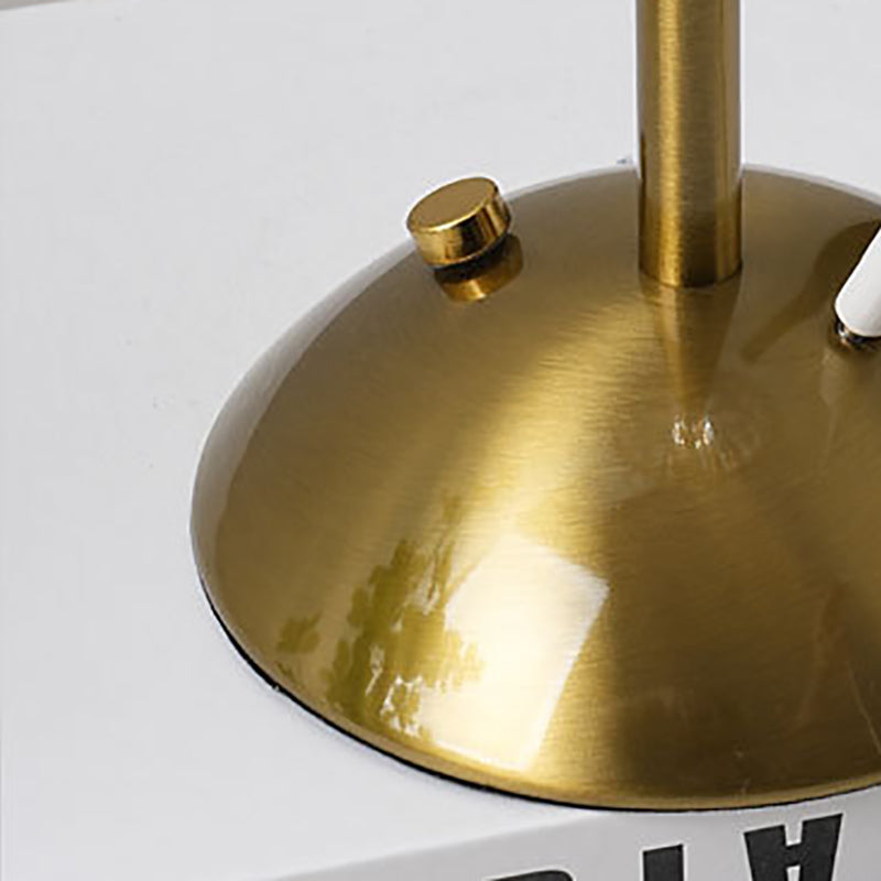 Lampada da Tavolo Conica Plissettata Ricaricabile in Ferro Scandinava Contemporanea da 1 Luce per Comodino