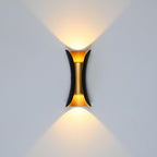 Lampada a LED da esterno Noxel montata a parete curva