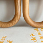 Applique moderna originale in legno massello plissettato a semicerchio con 1 luce