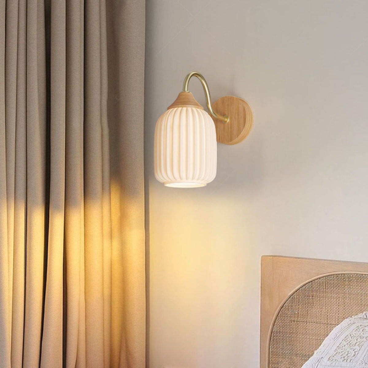 Applique da Parete Rotonda in Vetro e Ferro Striato Nordic Contemporaneo con 1 Luce per Soggiorno e Camera da Letto